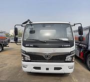 东风福瑞卡8.6立方油罐车 短轴距更省心