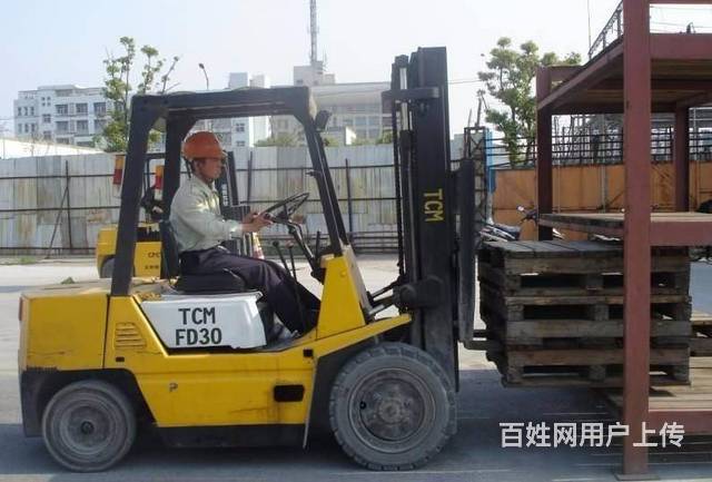 黔南吊车、叉车设备搬运 价格优惠的图片
