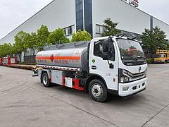 国六东风多利卡八吨油罐车 玉柴165马力 超强省油