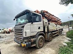 车主低价处理：13年中联斯堪尼亚63米泵车