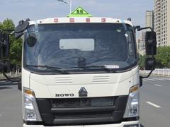 厂家低价直售豪沃五吨油罐车