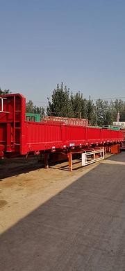 急售13米标箱侧翻半挂车 高60公分可开合格证发票