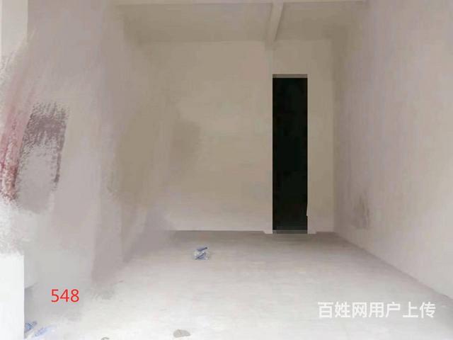 万达广场旁空门市出租无转让费