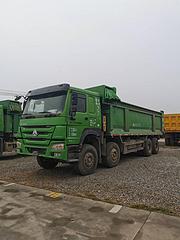 380马力二手豪沃自卸车 8.2米大箱  前四后八