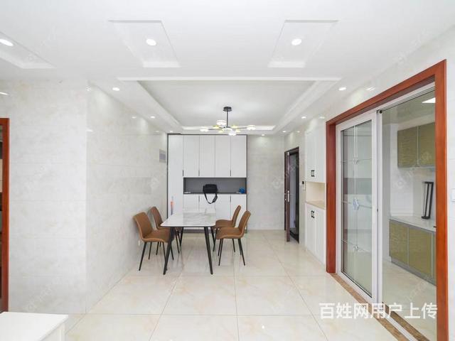 蓝山湖精装三居室，便宜出售的图片