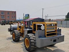 金属矿巷道矿洞20 装载机带搅拌斗
