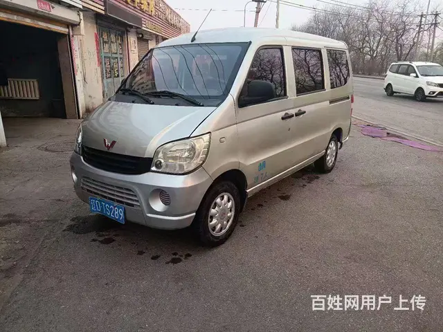 五菱荣光的图片