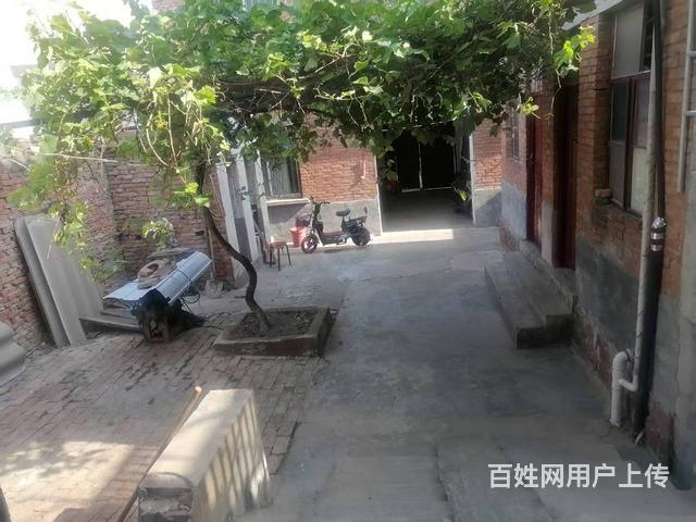 湛河区高楼村90平带院子的三室一厅及20平临街门面房出租的图片