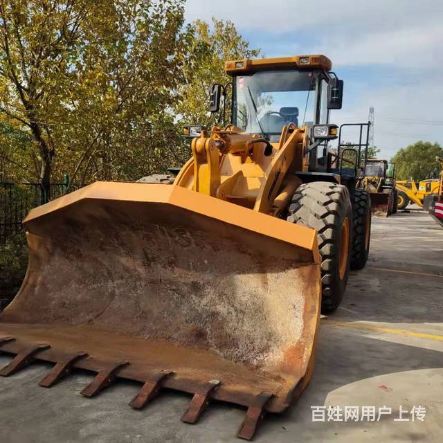 鹤岗专业二手机械销售，型号齐全，车况良好的图片