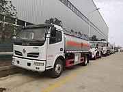 东风多利卡8吨油罐车 流动运油车包上户可分期