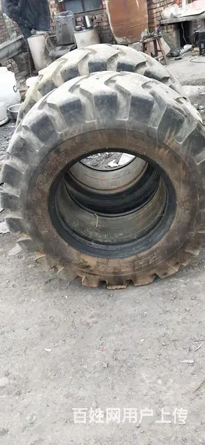 1670-20铲车轮胎的图片