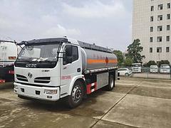 8吨油罐车东风多利卡   流动运油车
