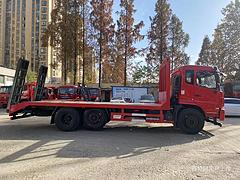 东风D17三轴挖机平板拖车 来电有优惠