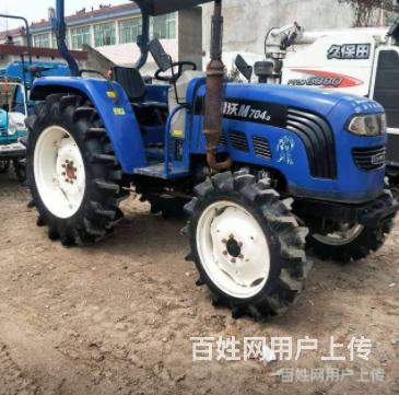 合作社便宜处理二手拖拉机，收割机！的图片