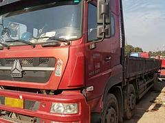 出售国五重汽汕德卡9.6米平板车