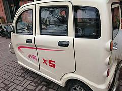 小鸟名牌电动三轮车，好开52大电池好，刹车灵，摇空