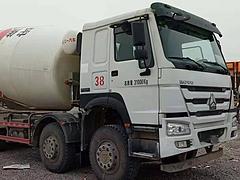 出售十台大二十方前四后八豪沃搅拌车380马力国五