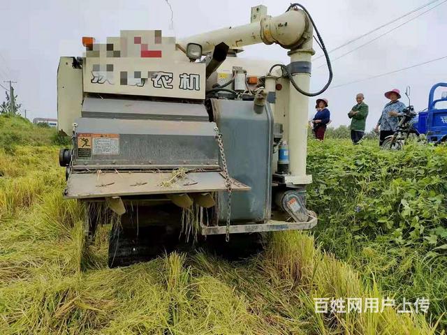 合作社低价转让多台沃得收割机中卫*的图片