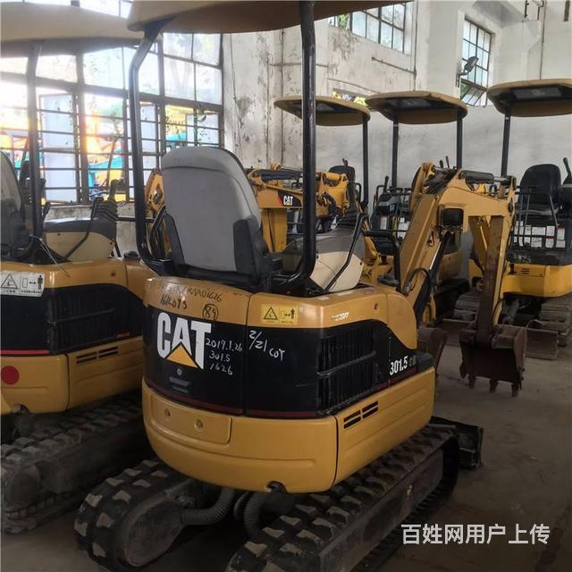 正宗二手卡特15，20，30，50，70小挖掘机的图片