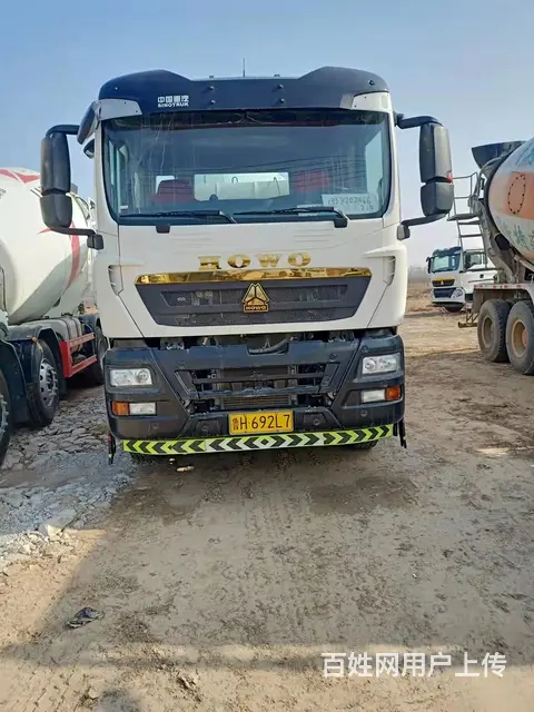 21年豪沃搅拌车 轻量化大14方  国五排放的图片