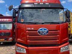 解放前四后四 9.6米飞翼箱车280马力国五急售