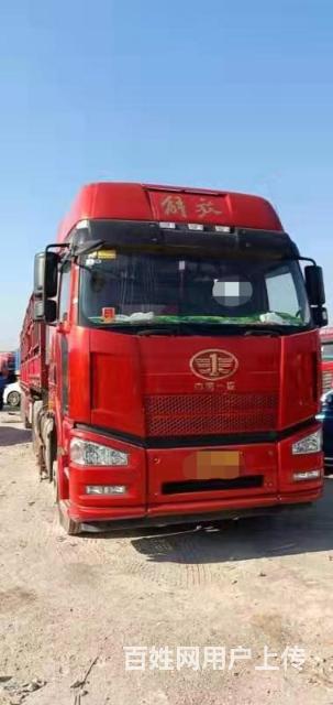 解放J6P半挂车13米高栏高低板17的车首付10万的图片