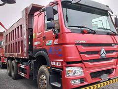 出售19年没手续豪沃后八轮自卸车，货箱5米8