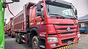 出售19年没手续豪沃后八轮自卸车，货箱5米8