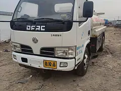 烟台东风多利卡原装油罐车低价出售
