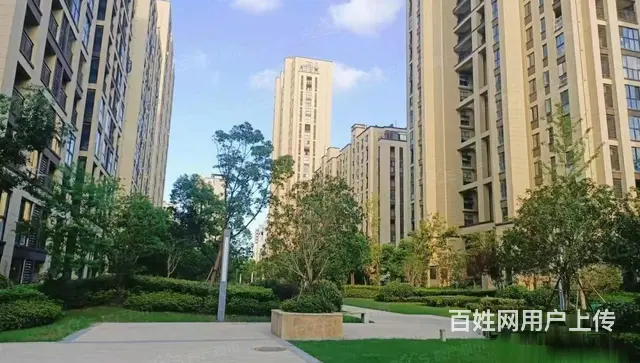 二手房买卖」纯毛坯，楼层好，送车位，满两年，急卖的图片