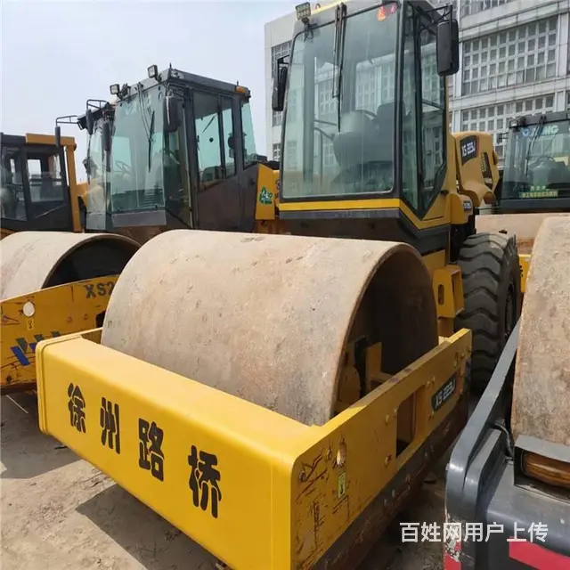 本溪地区二手压路机市场 徐工26吨振动压路机出售的图片