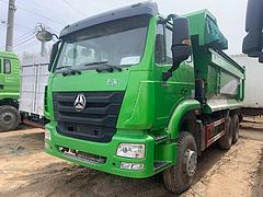 二手豪瀚自卸车340马力5.8米环保大箱后八轮国五