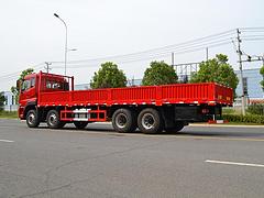 前四后八9.6米栏板式载货车 前四后八载货车 配置及参数