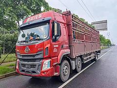 精品乘龙H5高栏车，前四后四9.6米高栏