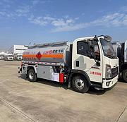 重汽豪沃5吨油罐车  新款上市 心动不如行动