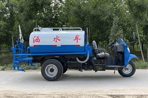 五征柴油三轮3吨洒水车