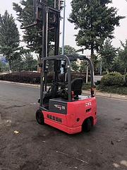 力至优1吨三支点电动叉车 小体积仓储专用二手叉车