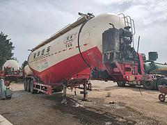 石家庄植物园二手罐车2台18年55方单仓俊华罐车