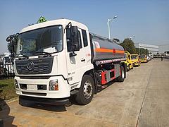 东风天锦10吨运油车 厂家包上户费用低 可按揭提车