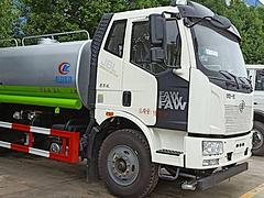 解放12吨洒水车　道路喷洒车价格 现车厂家直销电话