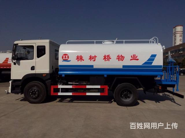 10吨绿化洒水车低价卖的图片