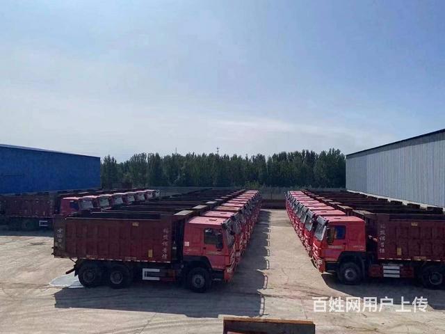 车队整体出售80台豪沃后八轮，箱长5.8米的图片