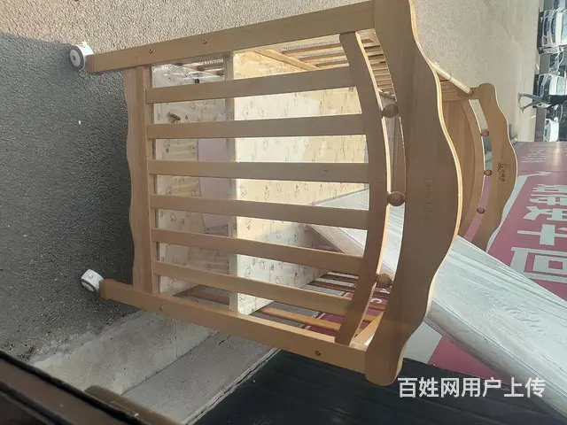 【搞定了！】99成新儿童床的图片