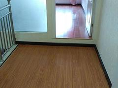 三角洲大礼堂旁，花街财贸广场