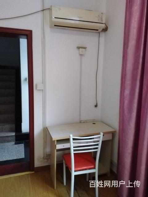 富强新村旁私房3楼温馨小屋出租的图片