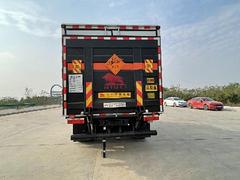 东风多利卡D6宽体爆破器材厢式运输车