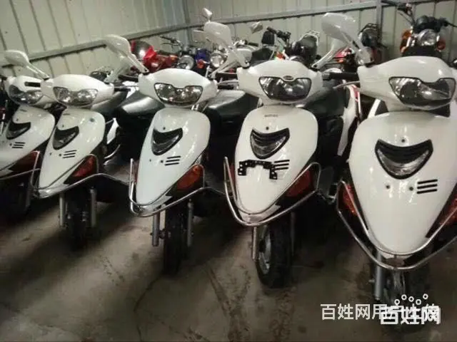 出售二手摩托车，各种品牌大量现货，本地现场提车外声帮发物流，的图片