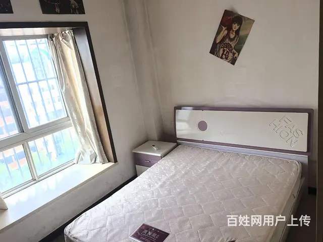 出门是公交车站和菜场，楼下即北山超市，入学方便的图片