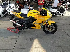 万顺摩托车行出售各种跑车，越野车，跨骑车等，