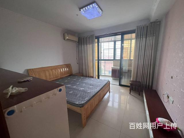宏大·香榭华都东区 公寓1厅 豪华装修的图片